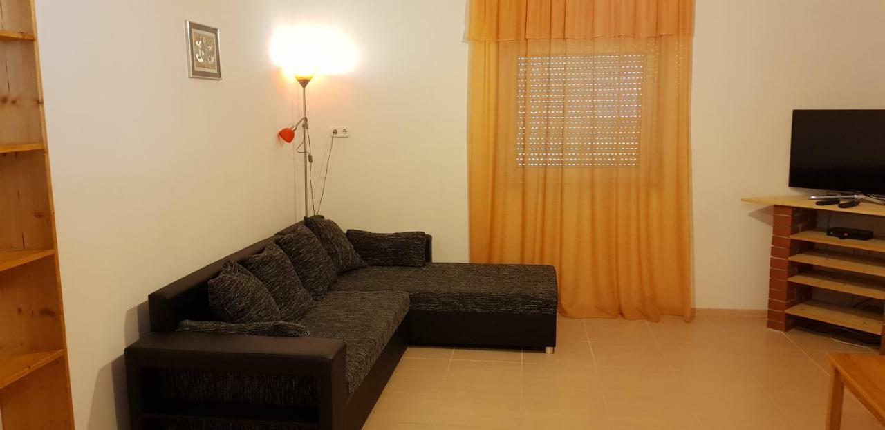 Pataki House Apartment มูราฮาลอม ภายนอก รูปภาพ